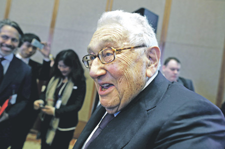 Kissinger: The goal of the US is a break up of Russia