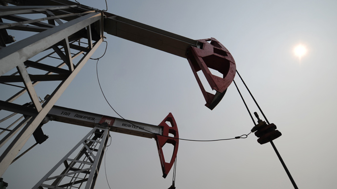 Russia breaks oil output record