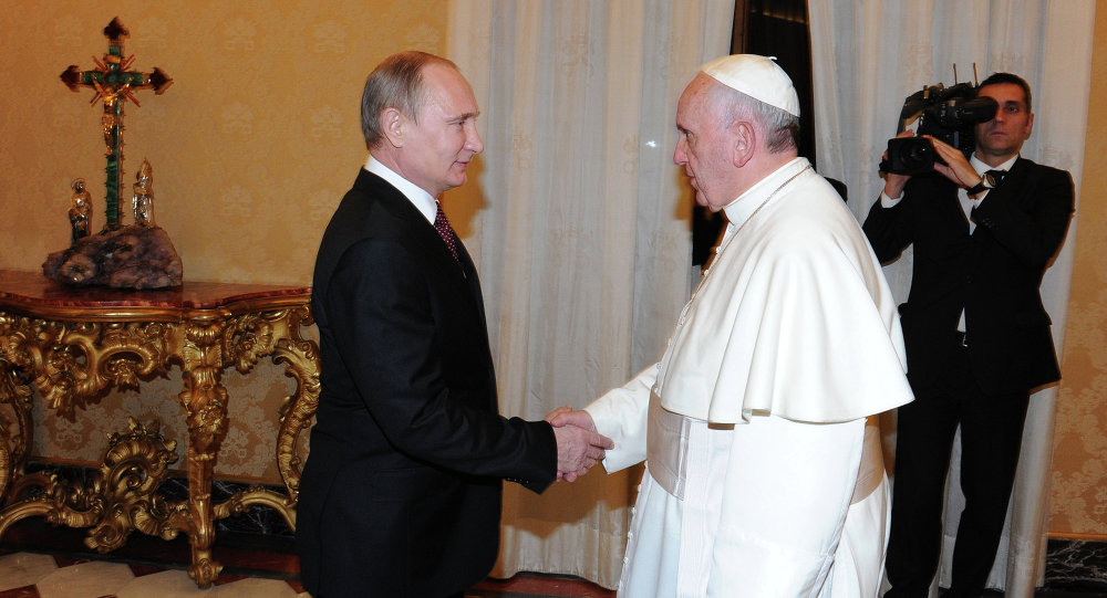 Putin Satisfied After Meetings With Italy`s Renzi, Pope...