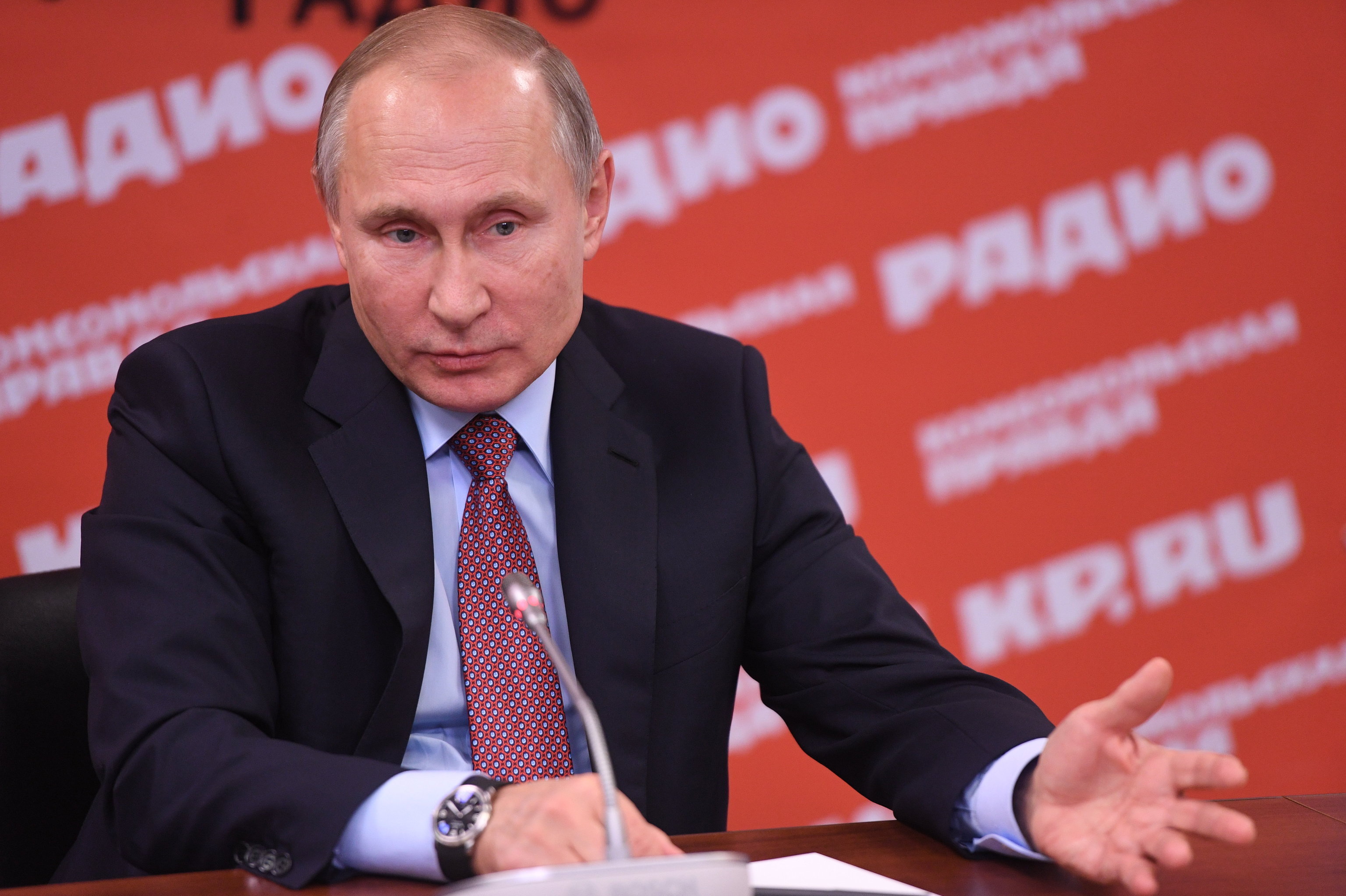 Russian President Vladimir Putin at a meeting with heads of Russian mass media and news agencies in the editors office of Komsomolskaya pravda Russian President Vladimir Putin at a meeting with heads of Russian mass media and news agencies in the editors office of Komsomolskaya pravda