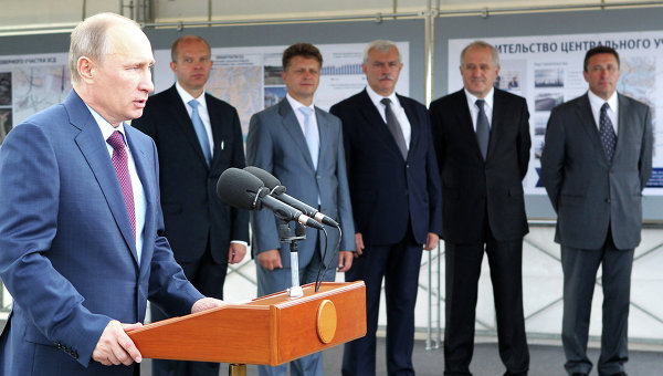 Putin Hopes for More Private Investment in Roads, Railways