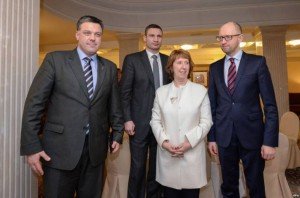 Oleh Tyahnybok (L) with the EU's Catherine Ashton, Kyiv Mayor Vitali Klitschko (center) and PM Arseniy Yatsenyuk