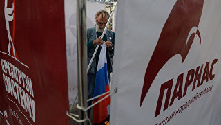 Агитационная реклама в Москве перед выборами в Госдуму РФ седьмого созыва. Архивное фото
