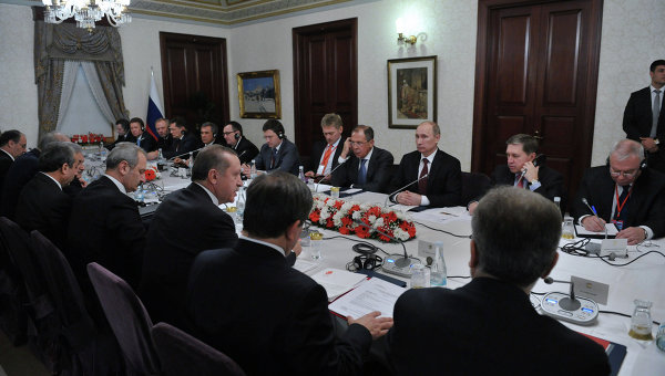 Putin Reassures Turkey that Syria Is No Threat