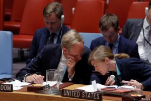 UK ambassador to the UN Matthew Rycroft confers with U.S. Ambassador Samantha Power during meeting on Syria Sept 25, 20916
